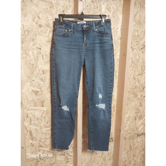 Levi's Denizen Mid Rise Boyfriend Size 2 Raw Hem - Picture 1 of 6